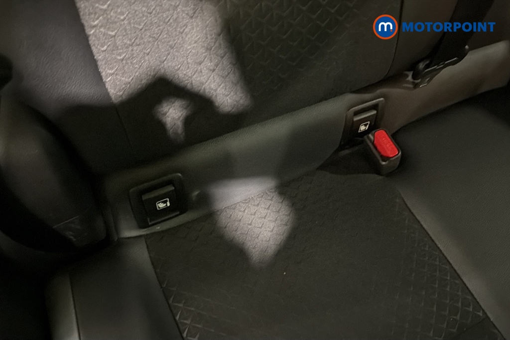 Nissan Juke N-Connecta Automatic Petrol SUV - Stock Number (1677385) - 27th supplementary image