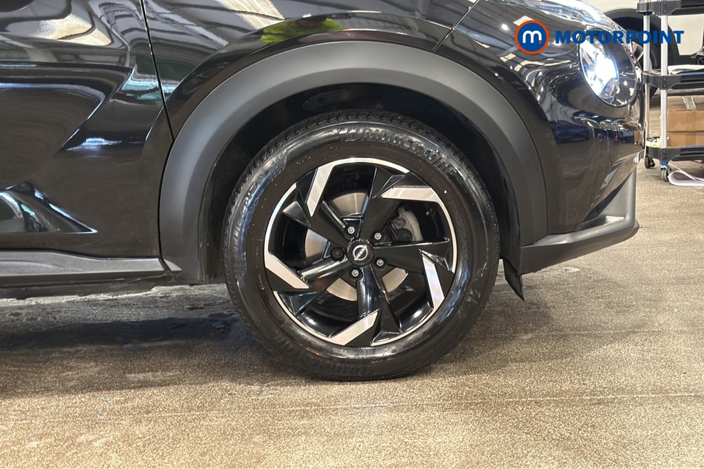 Nissan Juke N-Connecta Automatic Petrol SUV - Stock Number (1677385) - 47th supplementary image