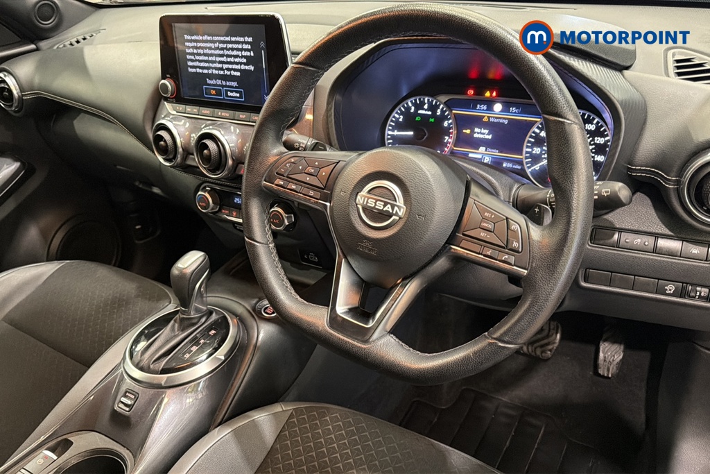 Nissan Juke N-Connecta Automatic Petrol SUV - Stock Number (1677385) - 1st supplementary image