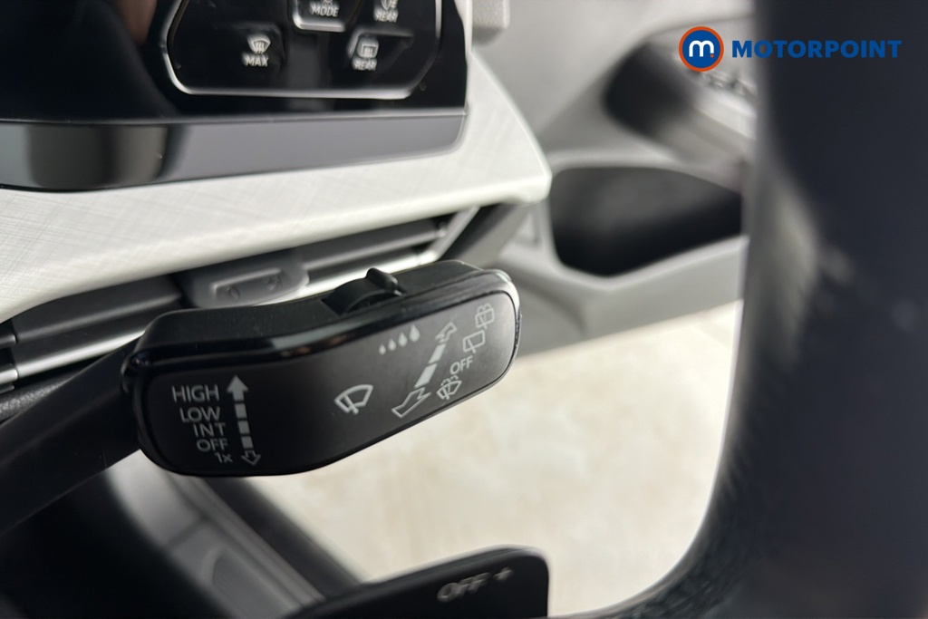 Volkswagen Golf Life Automatic Petrol Hatchback - Stock Number (1677489) - 6th supplementary image