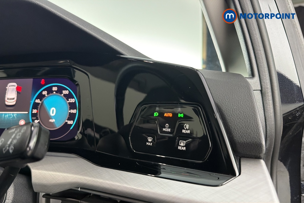Volkswagen Golf Life Automatic Petrol Hatchback - Stock Number (1677489) - 11th supplementary image