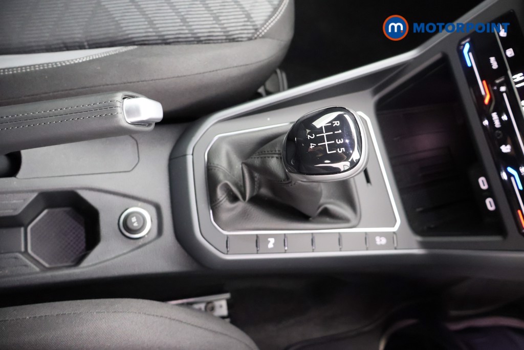 Volkswagen Polo R-Line Manual Petrol Hatchback - Stock Number (1677529) - 9th supplementary image