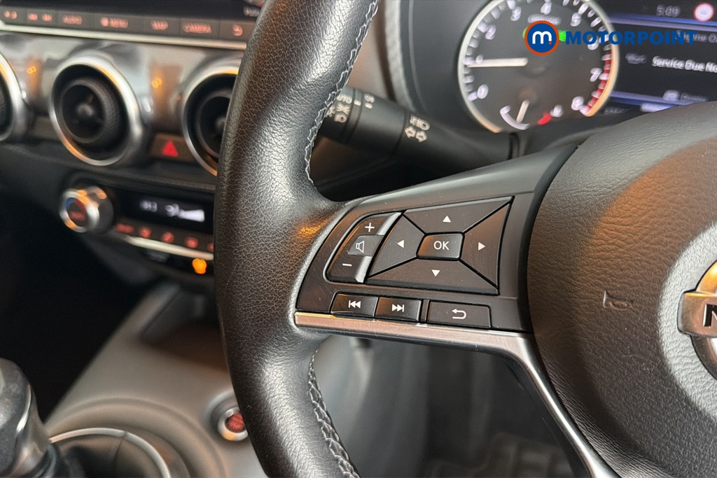 Nissan Juke N-Connecta Manual Petrol SUV - Stock Number (1677575) - 4th supplementary image