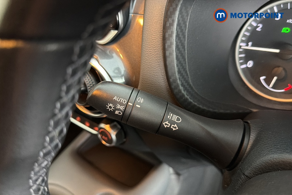Nissan Juke N-Connecta Manual Petrol SUV - Stock Number (1677575) - 5th supplementary image