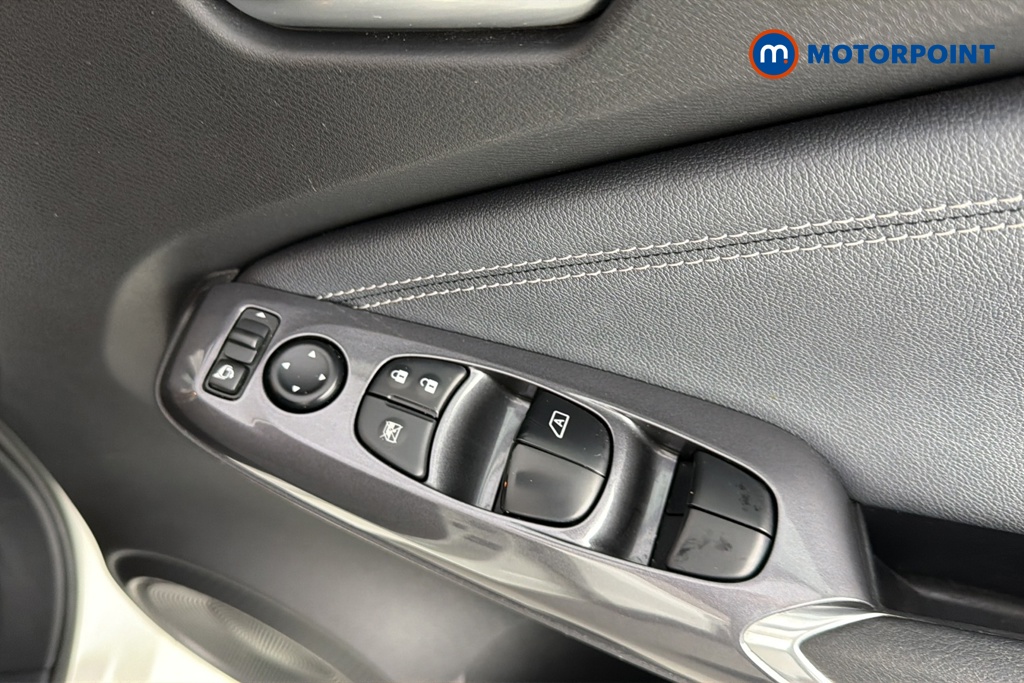 Nissan Juke N-Connecta Manual Petrol SUV - Stock Number (1677575) - 19th supplementary image