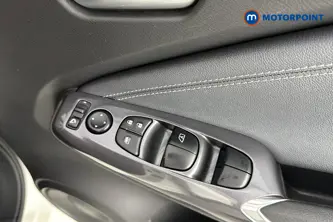 Nissan Juke N-Connecta Manual Petrol SUV - Stock Number (1677575) - 19th supplementary image