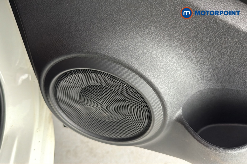 Nissan Juke N-Connecta Manual Petrol SUV - Stock Number (1677575) - 21st supplementary image