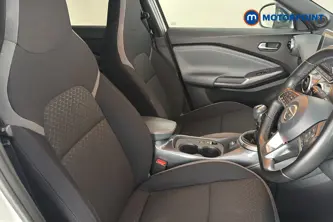 Nissan Juke N-Connecta Manual Petrol SUV - Stock Number (1677575) - 22nd supplementary image