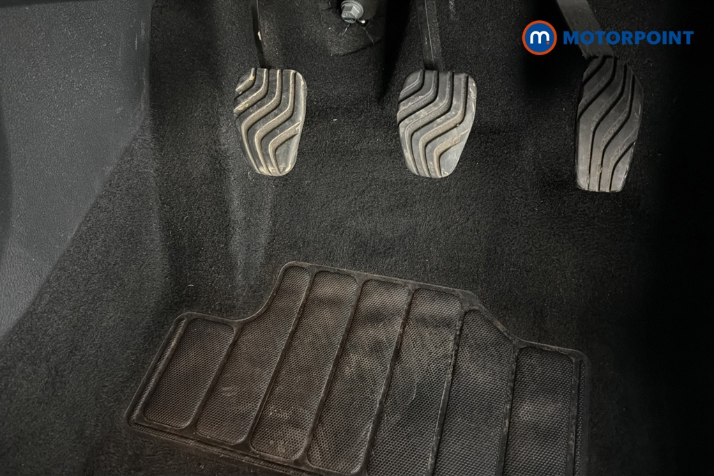 Nissan Juke N-Connecta Manual Petrol SUV - Stock Number (1677575) - 24th supplementary image