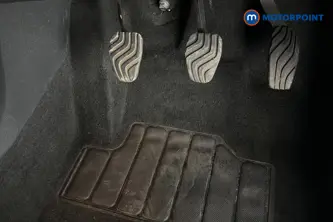 Nissan Juke N-Connecta Manual Petrol SUV - Stock Number (1677575) - 24th supplementary image
