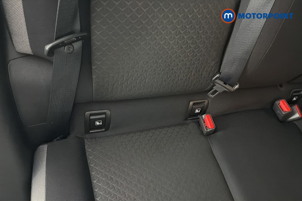 Nissan Juke N-Connecta Manual Petrol SUV - Stock Number (1677575) - 27th supplementary image