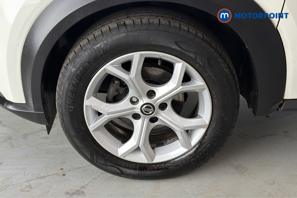 Nissan Juke N-Connecta Manual Petrol SUV - Stock Number (1677575) - 44th supplementary image