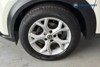 Nissan Juke N-Connecta Manual Petrol SUV - Stock Number (1677575) - 44th supplementary image