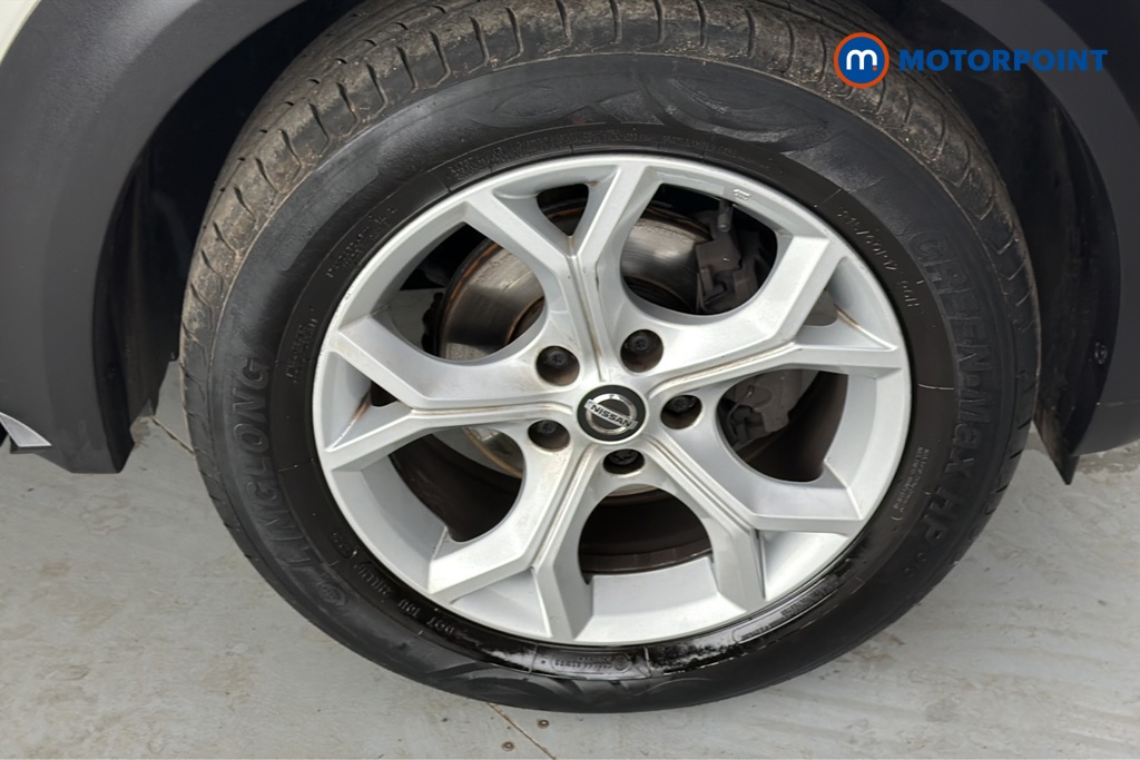 Nissan Juke N-Connecta Manual Petrol SUV - Stock Number (1677575) - 47th supplementary image