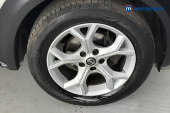 Nissan Juke N-Connecta Manual Petrol SUV - Stock Number (1677575) - 47th supplementary image