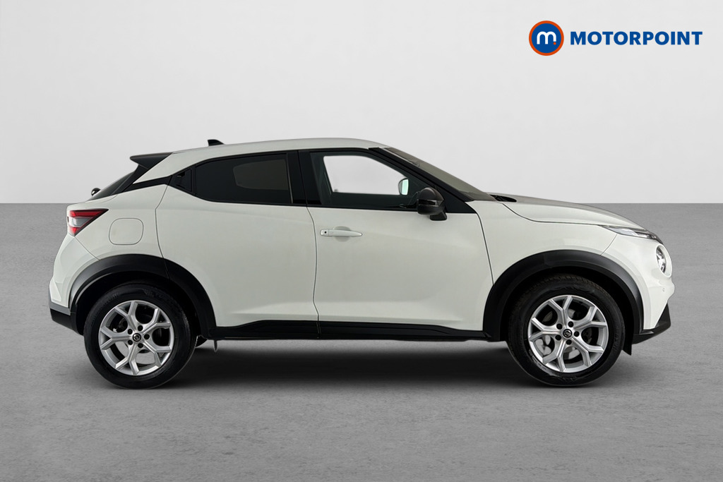 Nissan Juke N-Connecta Manual Petrol SUV - Stock Number (1677575) - Passenger side