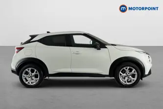 Nissan Juke N-Connecta Manual Petrol SUV - Stock Number (1677575) - Passenger side