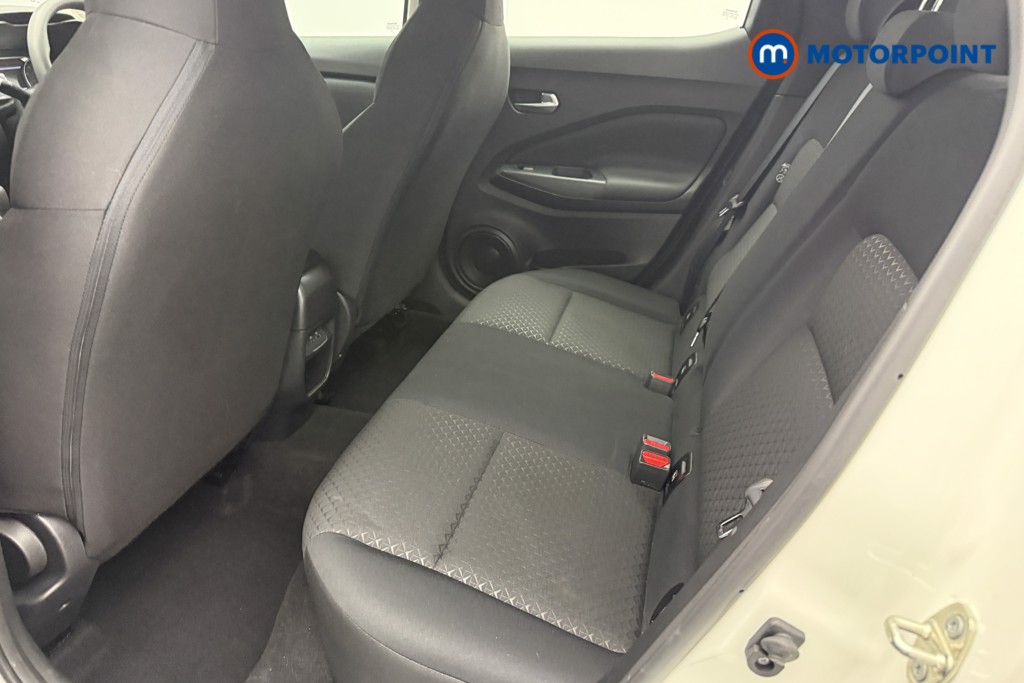 Nissan Juke Acenta Premium Automatic Petrol SUV - Stock Number (1662431) - 5th supplementary image