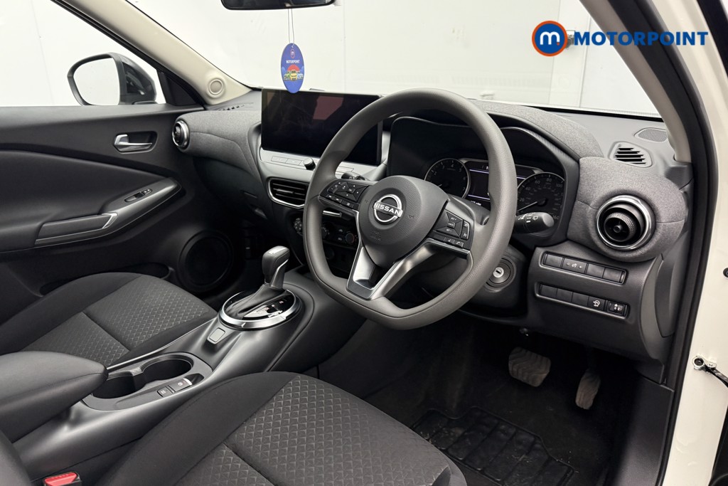 Nissan Juke Acenta Premium Automatic Petrol SUV - Stock Number (1662431) - 7th supplementary image
