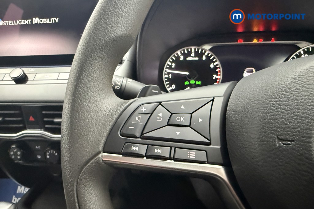 Nissan Juke Acenta Premium Automatic Petrol SUV - Stock Number (1662431) - 8th supplementary image