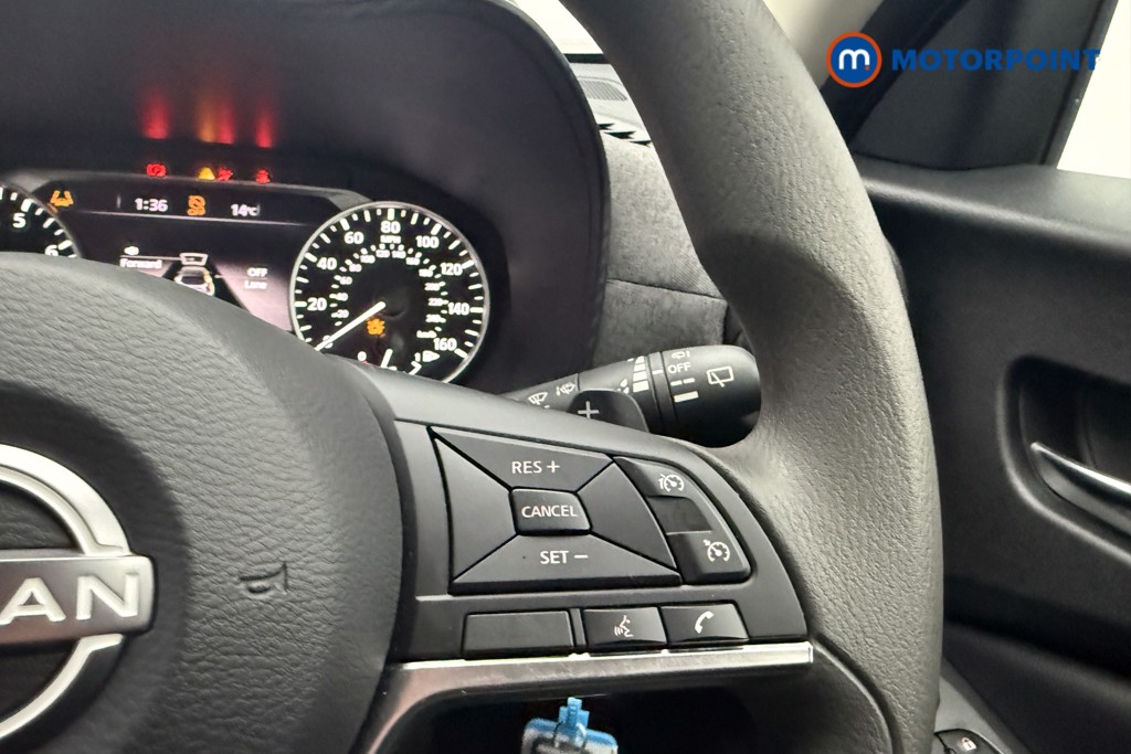 Nissan Juke Acenta Premium Automatic Petrol SUV - Stock Number (1662431) - 9th supplementary image