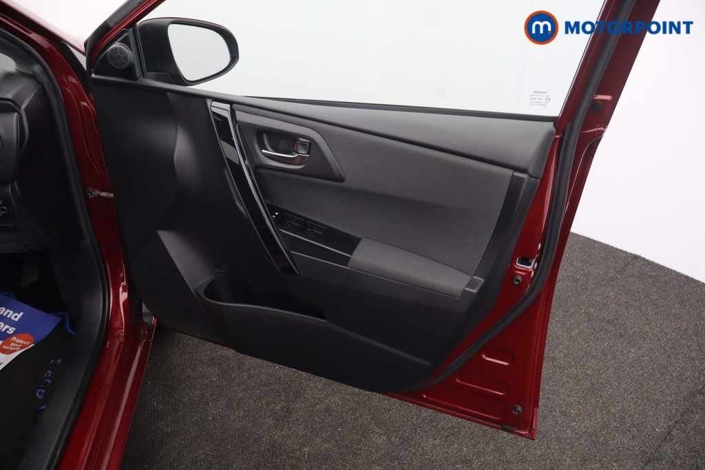 Toyota Auris Icon Automatic Petrol-Electric Hybrid Hatchback - Stock Number (1662904) - 17th supplementary image
