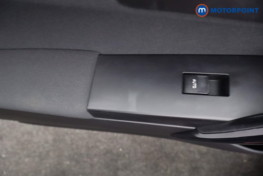 Toyota Auris Icon Automatic Petrol-Electric Hybrid Hatchback - Stock Number (1662904) - 41st supplementary image