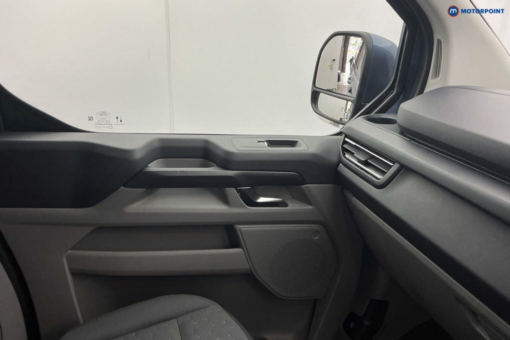 Ford Transit Custom Limited Automatic Petrol Plug-In Hybrid Standard Roof Minibus - Stock Number (1670098) - 16th supplementary image