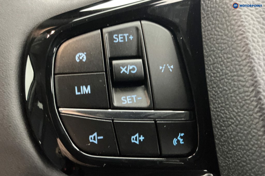 Ford Transit Custom Limited Automatic Petrol Plug-In Hybrid Standard Roof Minibus - Stock Number (1670098) - 17th supplementary image