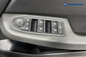 Renault Clio Evolution Manual Petrol Hatchback - Stock Number (1670189) - 19th supplementary image