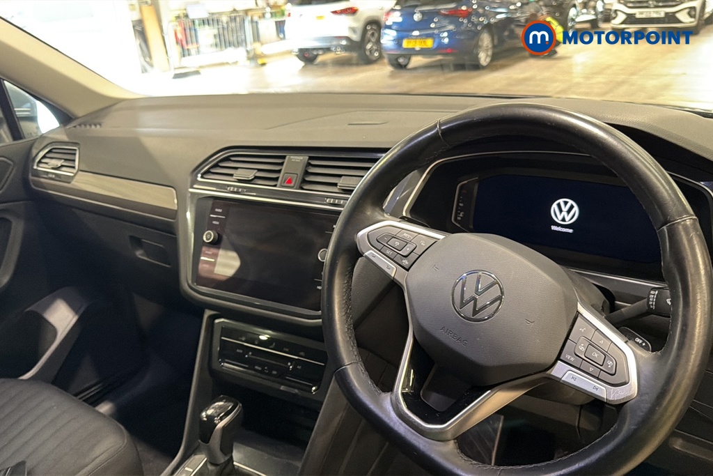 Volkswagen Tiguan Allspace Life Automatic Petrol SUV - Stock Number (1672604) - 1st supplementary image