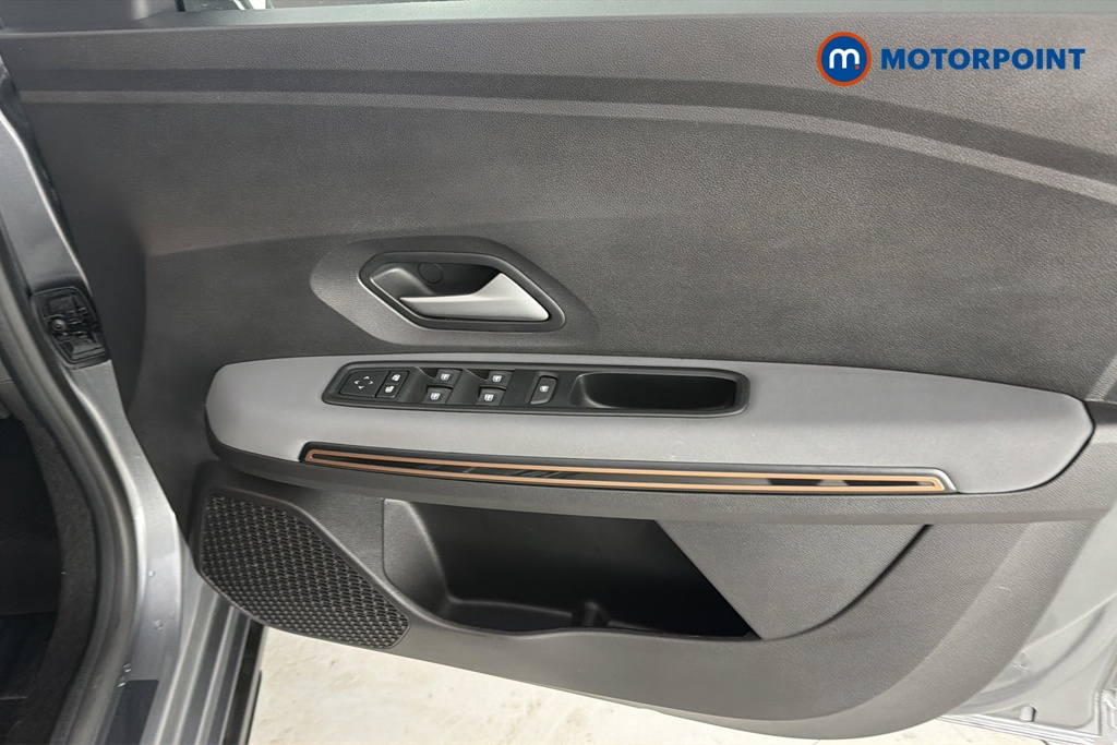 Dacia Jogger Extreme Automatic Petrol-Electric Hybrid People Carrier - Stock Number (1673540) - 18th supplementary image
