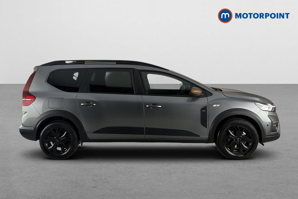 Dacia Jogger Extreme Automatic Petrol-Electric Hybrid People Carrier - Stock Number (1673540) - Passenger side