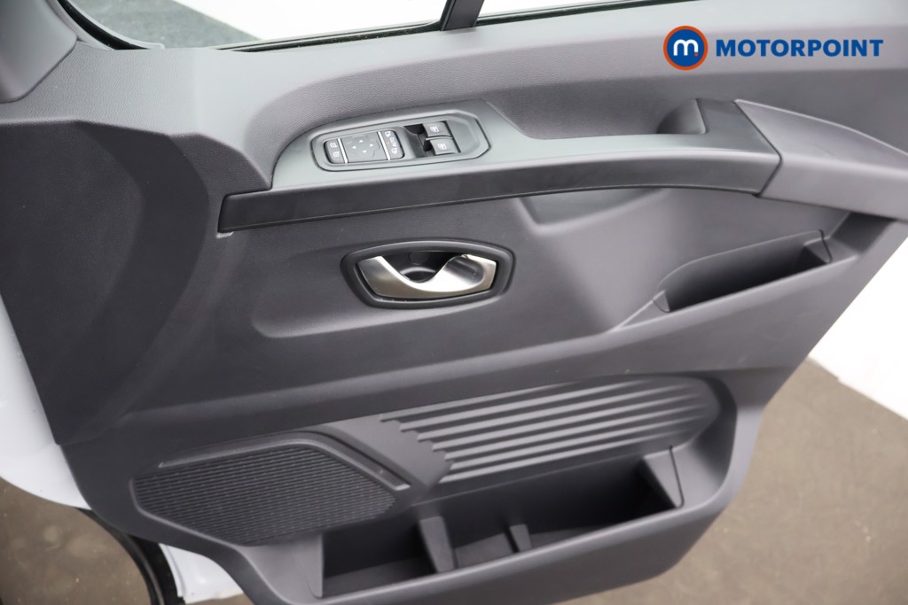 Renault Trafic Extra Sport Automatic Diesel Panel Van - Stock Number (1673627) - 12th supplementary image