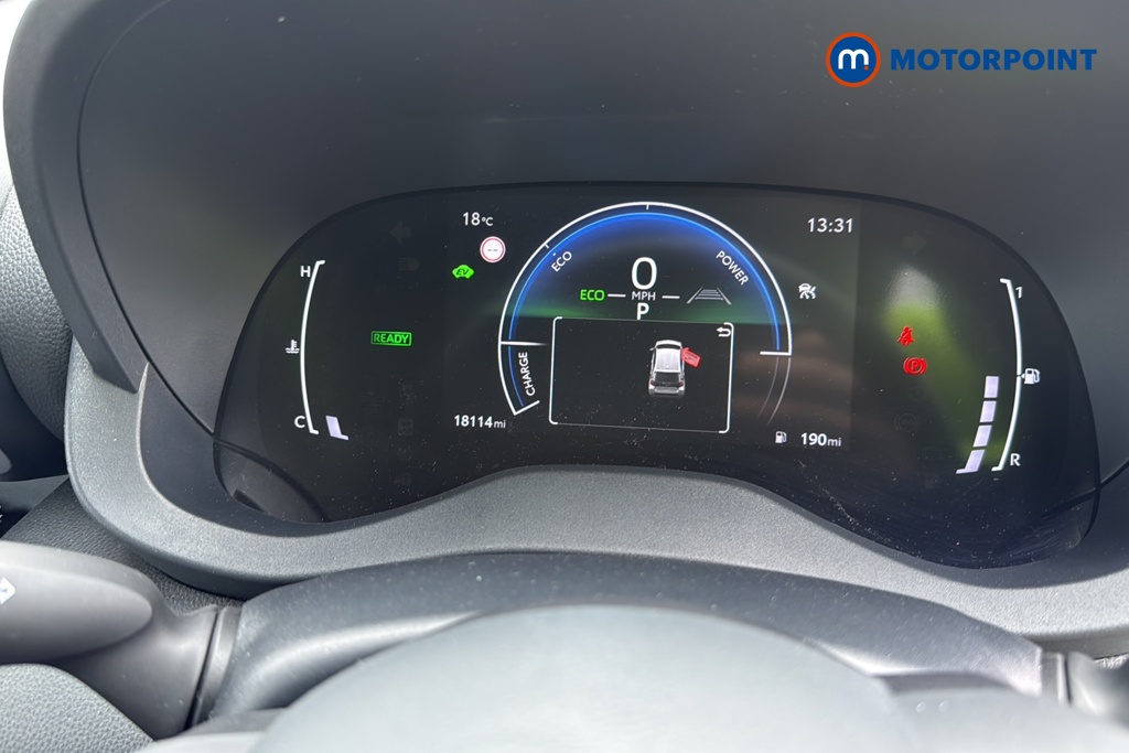 Toyota Yaris Design Automatic Petrol-Electric Hybrid Hatchback - Stock Number (1673772) - 7th supplementary image