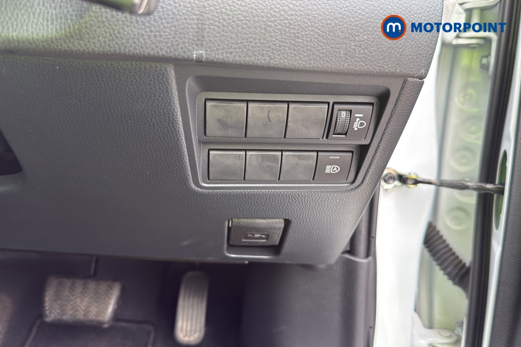 Toyota Yaris Design Automatic Petrol-Electric Hybrid Hatchback - Stock Number (1673772) - 11th supplementary image