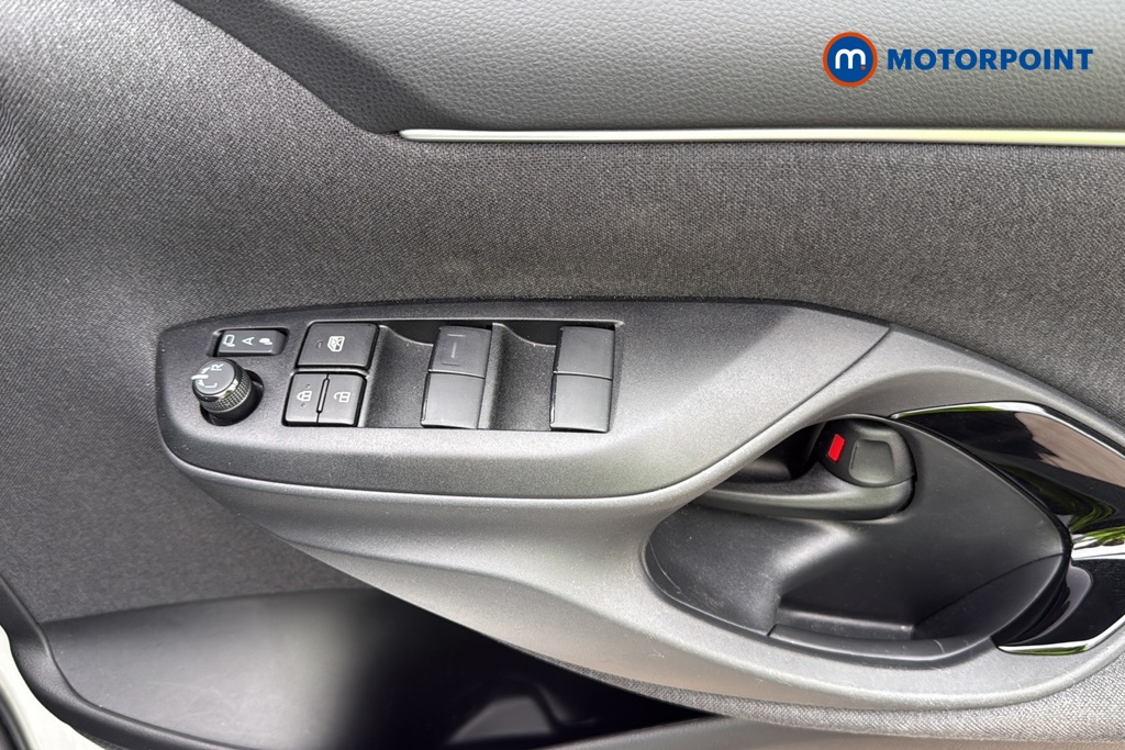 Toyota Yaris Design Automatic Petrol-Electric Hybrid Hatchback - Stock Number (1673772) - 18th supplementary image