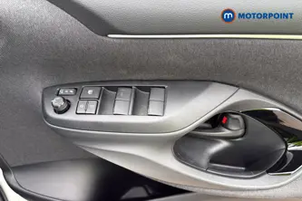 Toyota Yaris Design Automatic Petrol-Electric Hybrid Hatchback - Stock Number (1673772) - 18th supplementary image