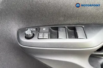 Toyota Yaris Design Automatic Petrol-Electric Hybrid Hatchback - Stock Number (1673772) - 19th supplementary image