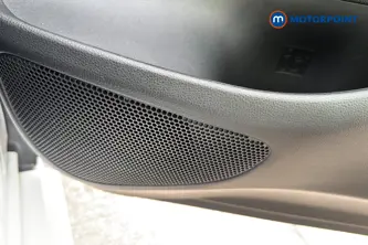 Toyota Yaris Design Automatic Petrol-Electric Hybrid Hatchback - Stock Number (1673772) - 21st supplementary image
