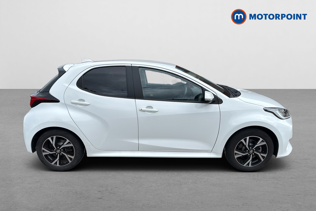 Toyota Yaris Design Automatic Petrol-Electric Hybrid Hatchback - Stock Number (1673772) - Passenger side