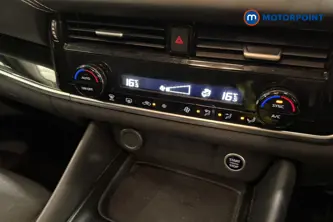 Nissan Qashqai N-Connecta Automatic Petrol SUV - Stock Number (1673788) - 12th supplementary image