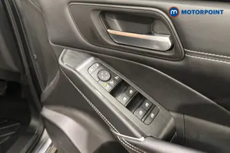 Nissan Qashqai N-Connecta Automatic Petrol SUV - Stock Number (1673788) - 19th supplementary image