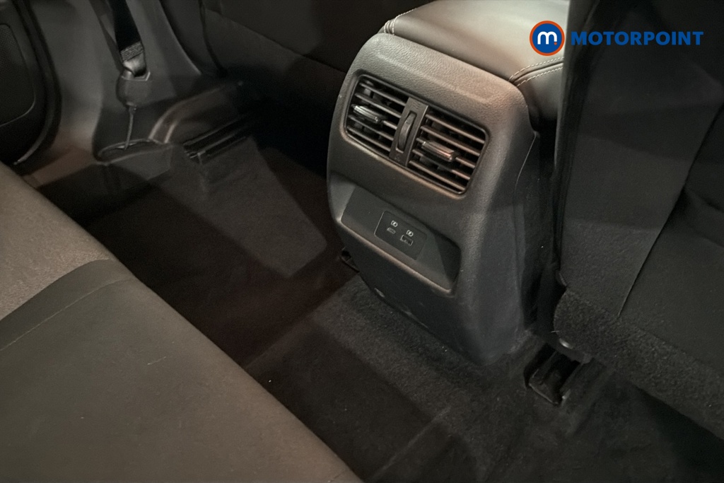 Nissan Qashqai N-Connecta Automatic Petrol SUV - Stock Number (1673788) - 27th supplementary image