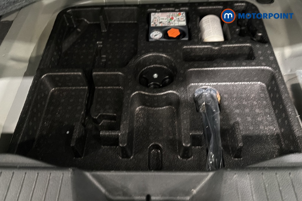 Nissan Qashqai N-Connecta Automatic Petrol SUV - Stock Number (1673788) - 33rd supplementary image