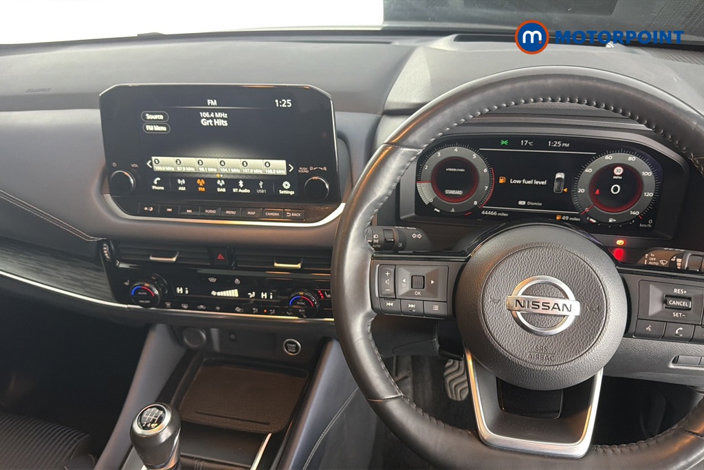 Nissan Qashqai Tekna Manual Petrol SUV - Stock Number (1674248) - 1st supplementary image
