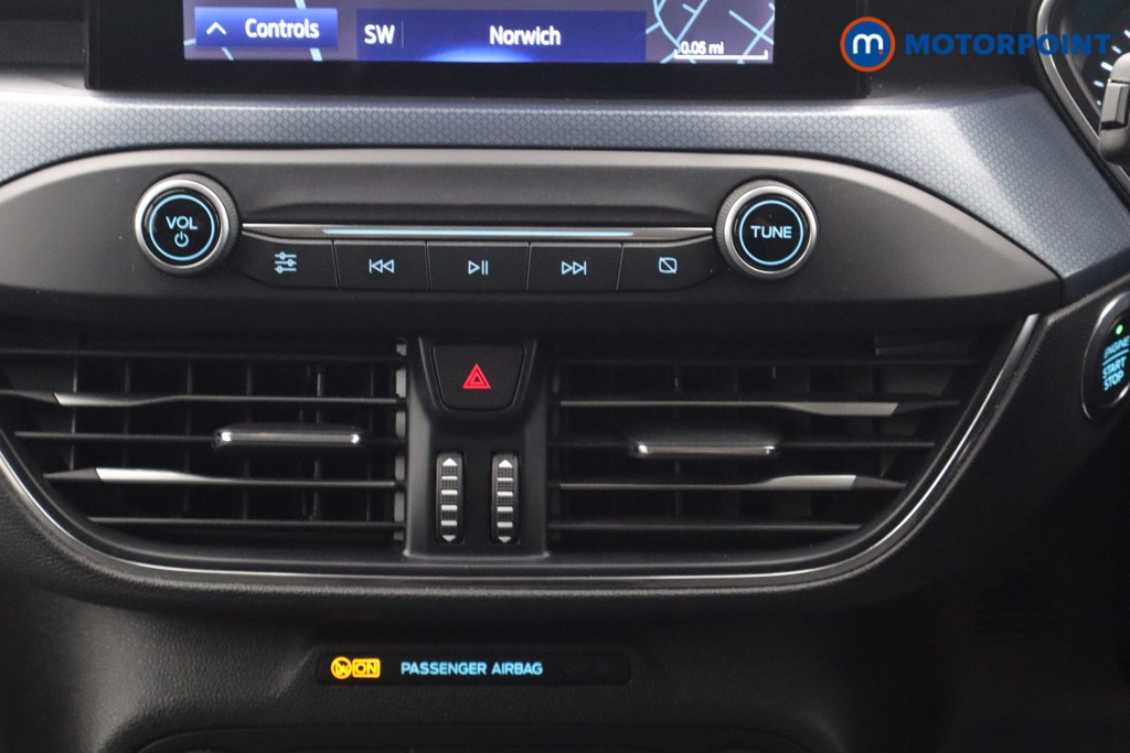 Ford Focus Active Edition Manual Petrol Hatchback - Stock Number (1674445) - 4th supplementary image