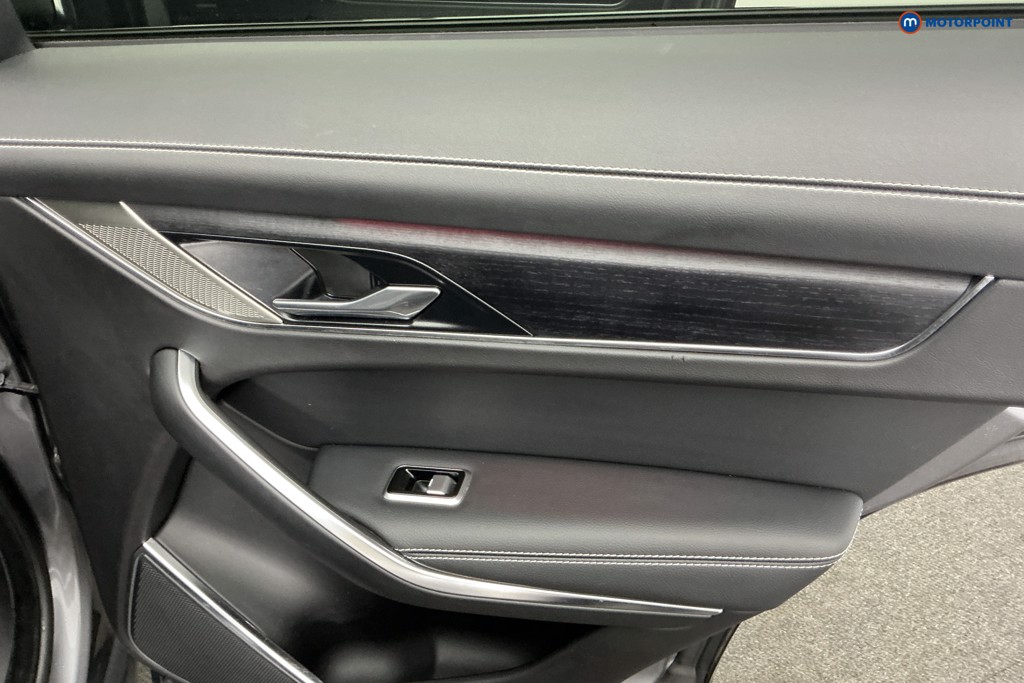 Jaguar F-Pace R-Dynamic Black Automatic Diesel SUV - Stock Number (1674773) - 28th supplementary image
