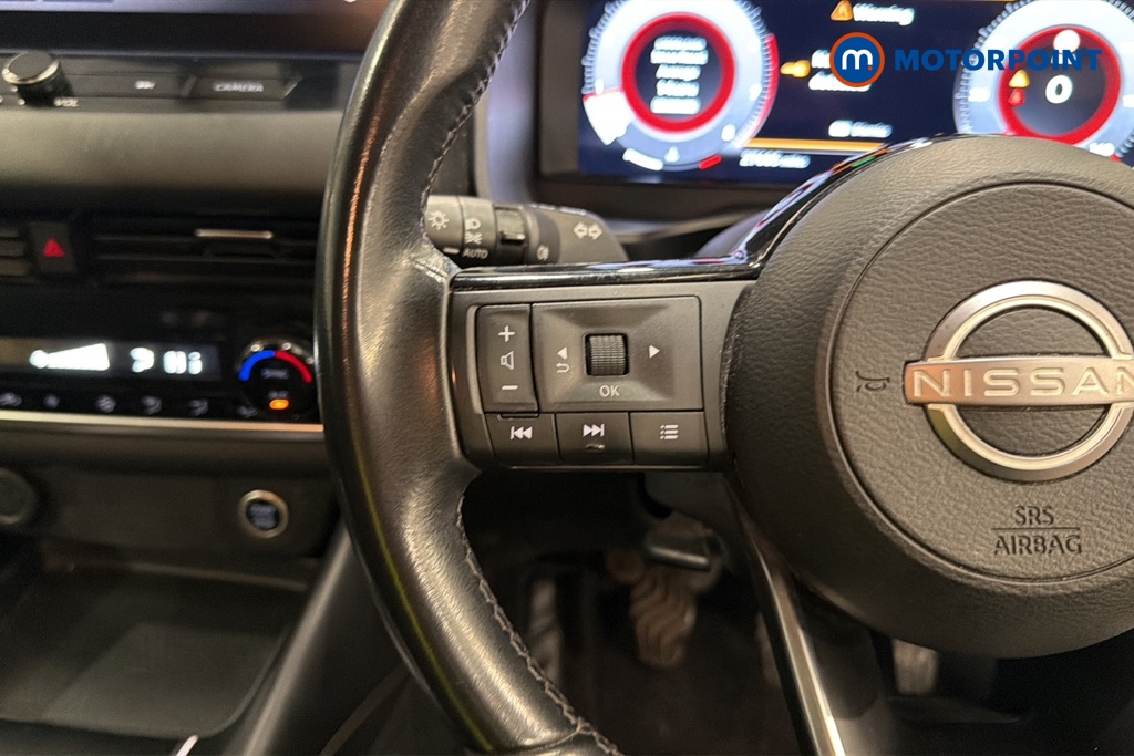 Nissan Qashqai N-Connecta Manual Petrol SUV - Stock Number (1676410) - 4th supplementary image