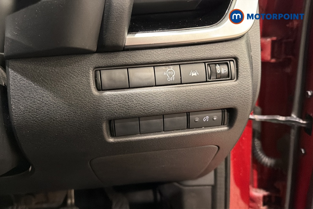 Nissan Qashqai N-Connecta Manual Petrol SUV - Stock Number (1676410) - 11th supplementary image